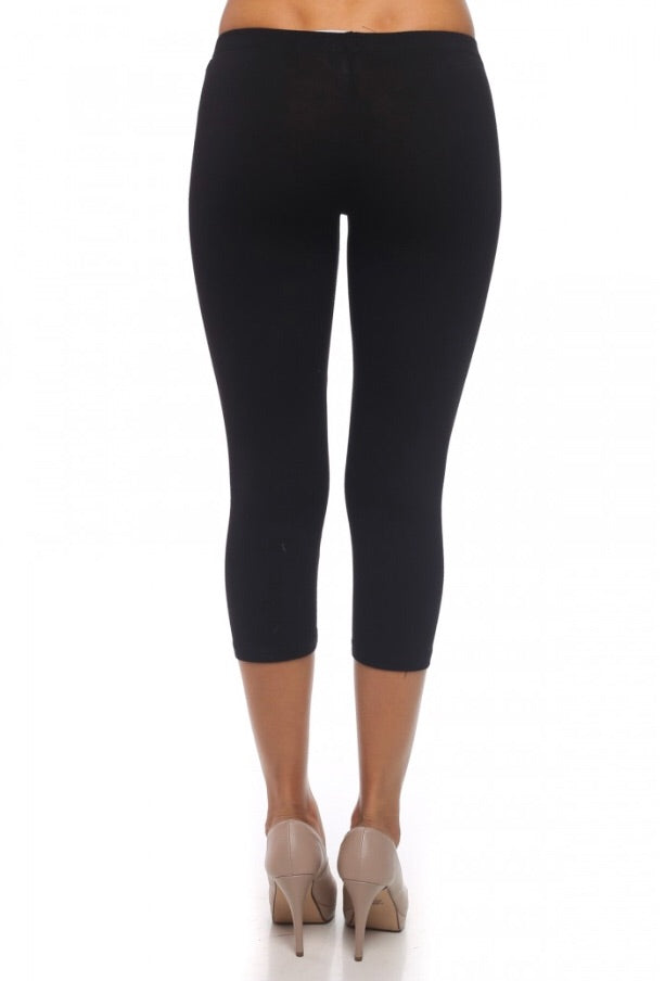 Bozzolo Womens Ladies Plus Size Capri Leggings (3X-Large, Black) at   Women's Clothing store